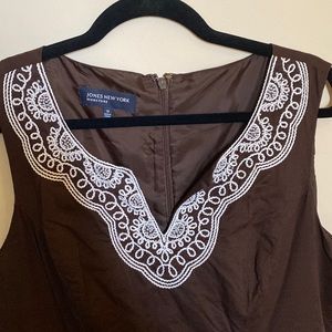 Brown sleeveless dress with beaded and embroidered neck